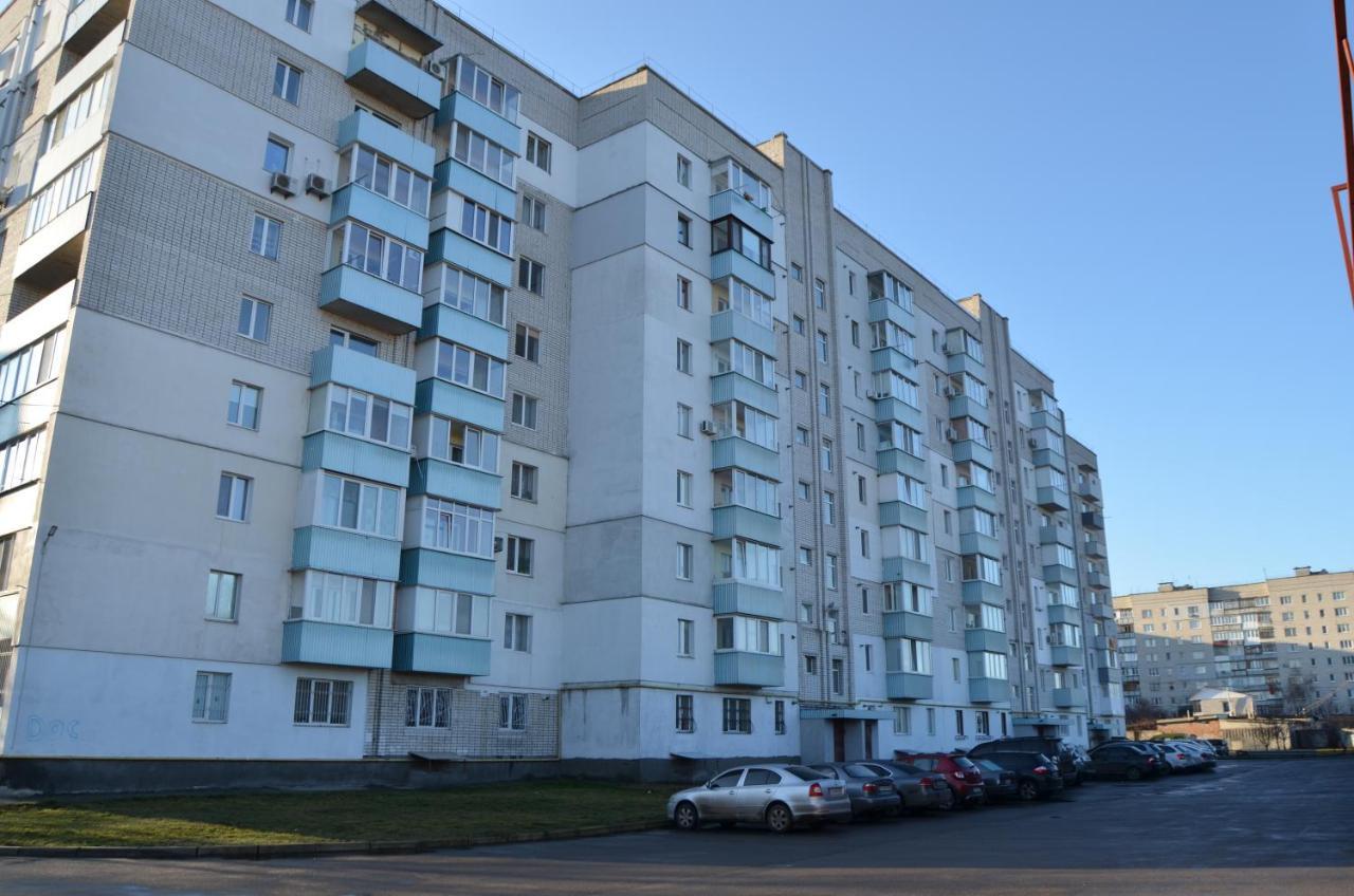 Семейные Апартаменты В Новом Районе У Софиевского Парка Uman Exterior photo